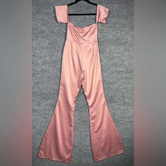 NWT Pretty Little Thing Womens 2 Pink Barbie‎ Off Shoulder Bow Flare Jumpsuit - Picture 3 of 16